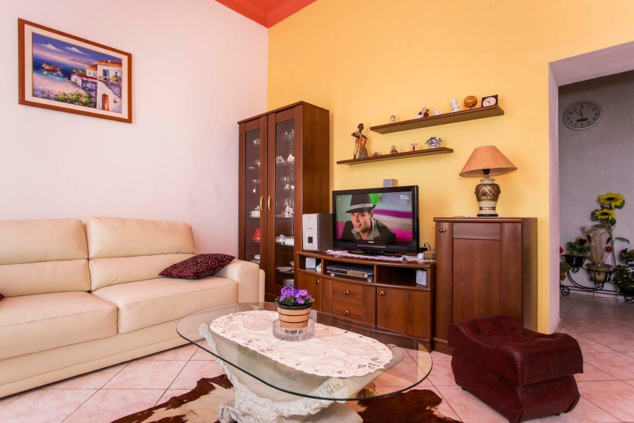 Emanuel Apartman Пула Экстерьер фото
