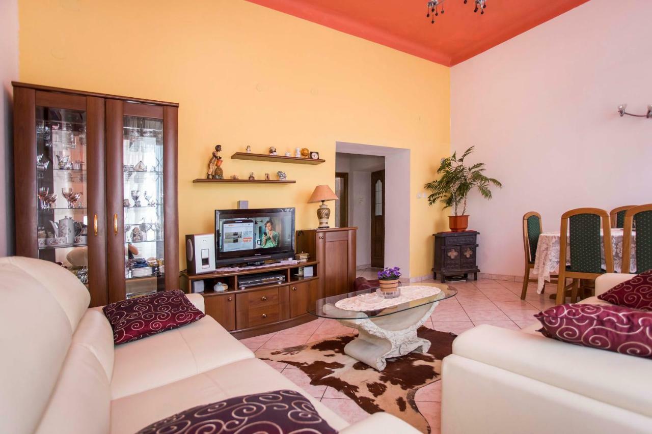 Emanuel Apartman Пула Экстерьер фото